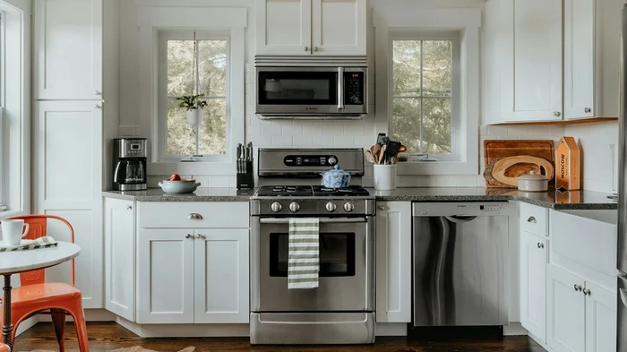 Tuto kuchyňskou zásuvku téměř všichni ignorují: tady je její skutečný účel.