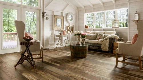 Jak vybrat laminátovou podlahu pro různé styly interiéru